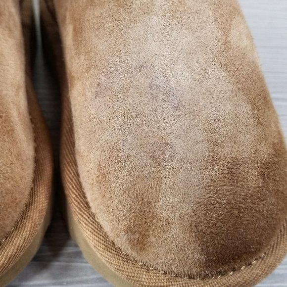 UGG Bailey Button II Kids Boot, Tan Suede, Toddlers Size 6 US / 22.5 - Picture 12 of 13